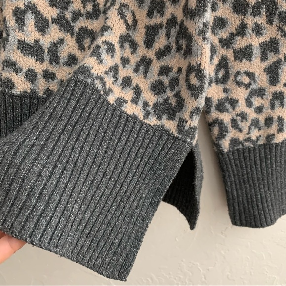 Marled Leopard Print Turtleneck Sweater - Picture 5 of 7